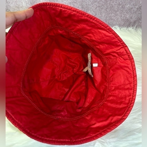 PRADA 💯 cotton hat in red - Picture 4 of 10